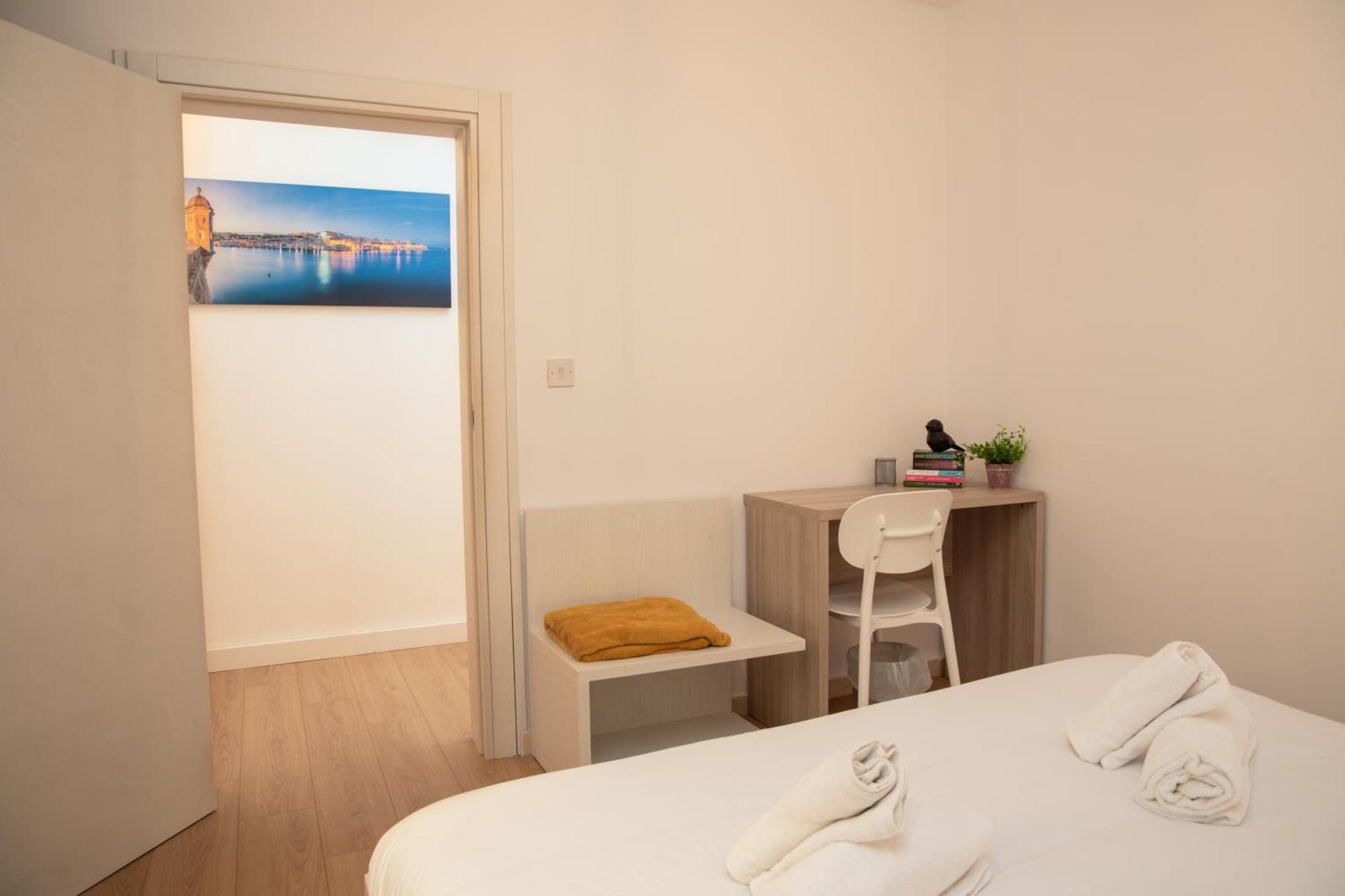 3 Bedrooms Apartment