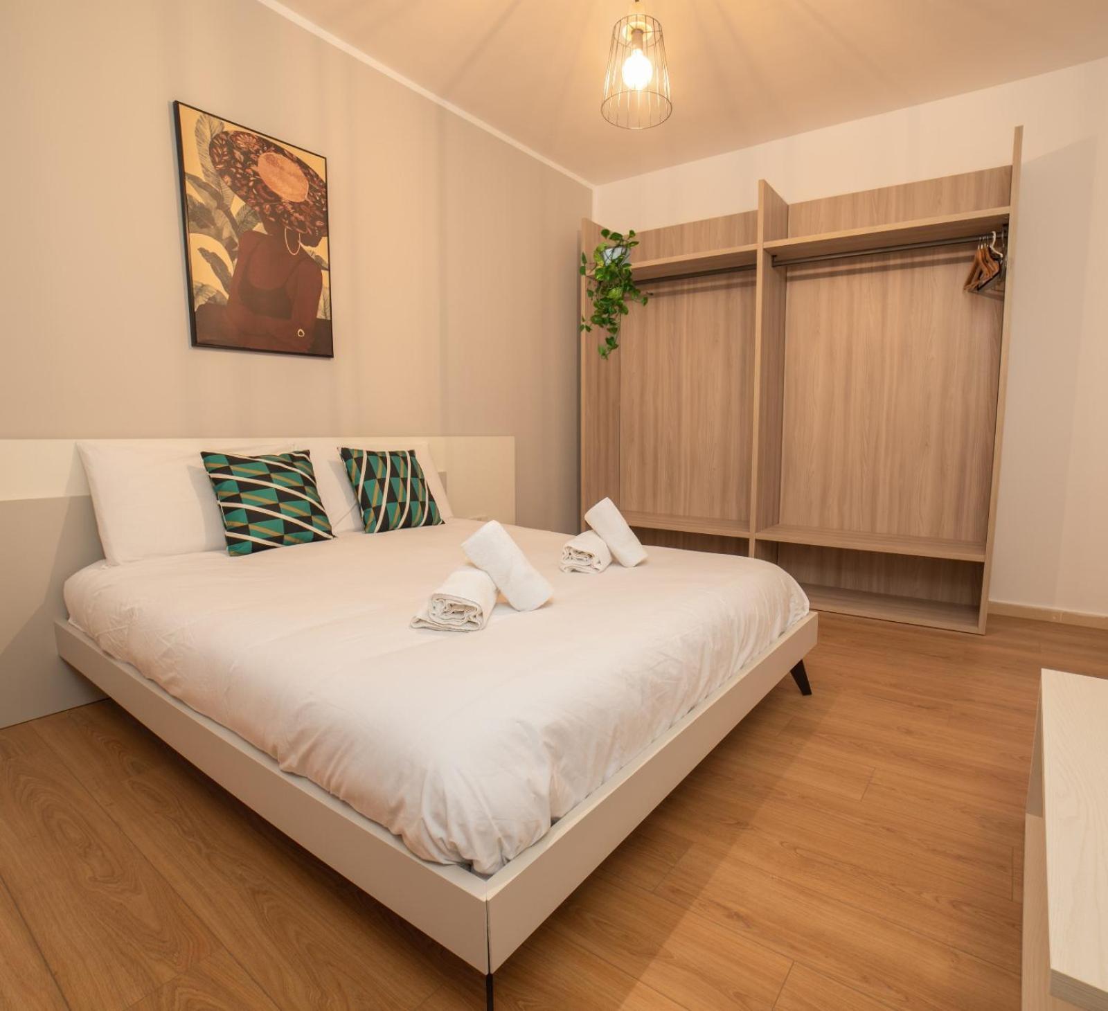 3 Bedrooms *