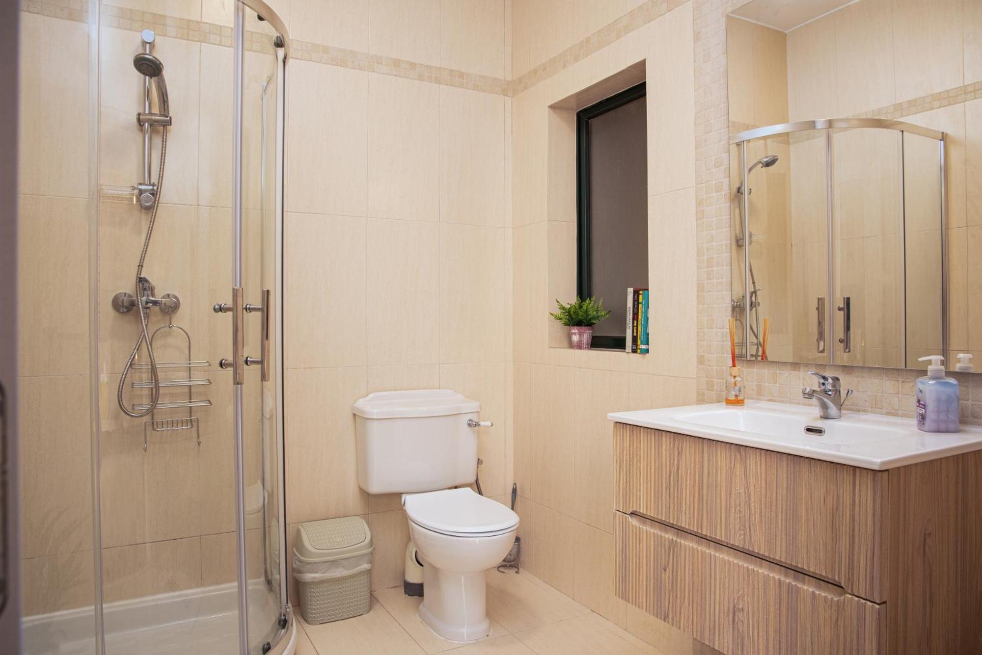 3 Bedrooms Apartment *